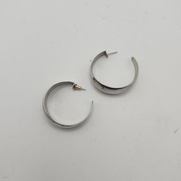 Lot of 5 Pairs Hoop Earrings Mixed Silver Gold Tone Beaded Huggie Vintage Style - Picture 5 of 9